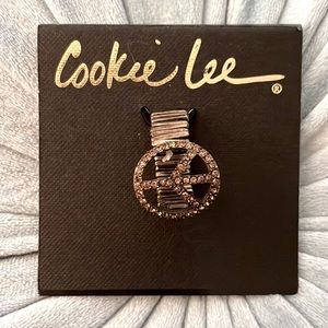 New Cookie Lee genuine Crystal stretch ring